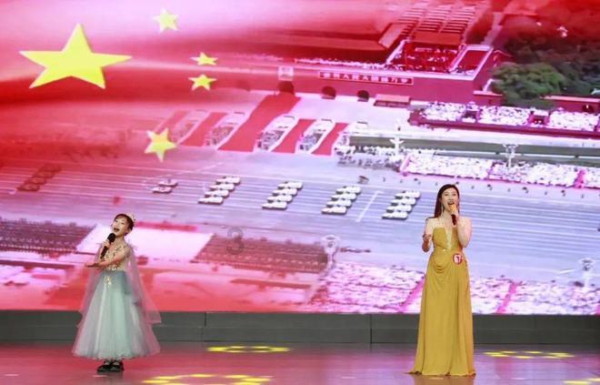 成都高温市民涌入地铁站纳凉，高温天气该如何正确避暑？游戏画面